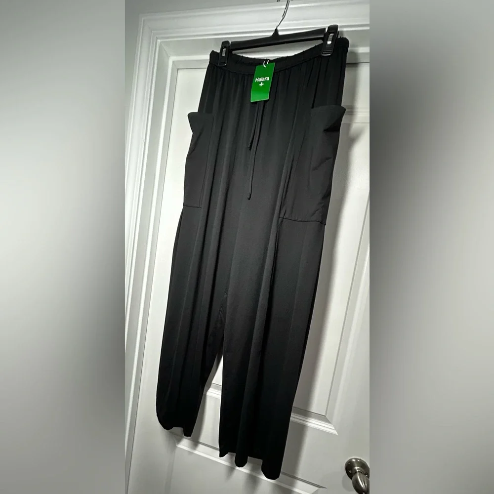 HALARA NWT Black Relaxed Pants With Pockets‎ - Picture 4 of 5